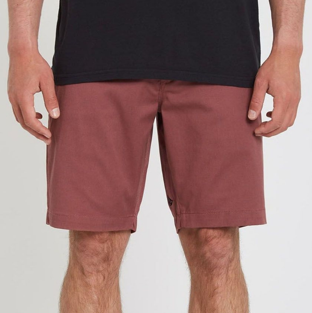 Volcom. Frickin Modern Stretch Shorts. Size 32.